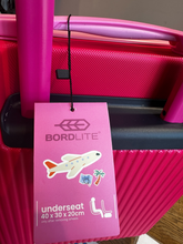 Lade das Bild in den Galerie-Viewer, HH Emotion GmbH BORDLITE Kinder-Handgepäckkoffer in Pink mit Hartschale und informativem Produktanhänger
